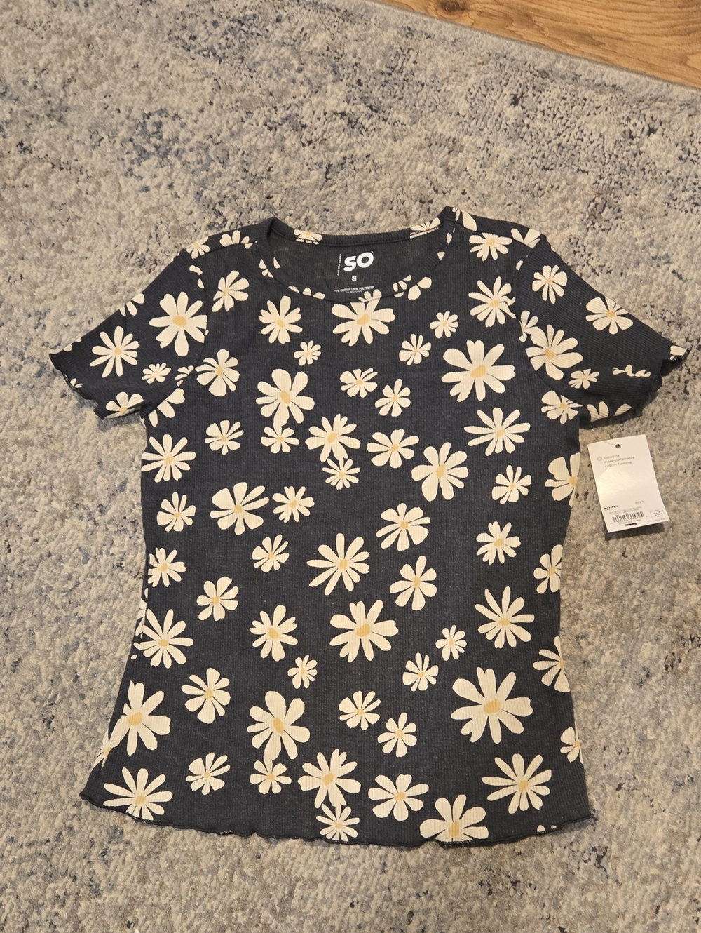 SO Black Daisy Print Short Sleeve Top